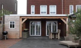 Berging met overkapping.00