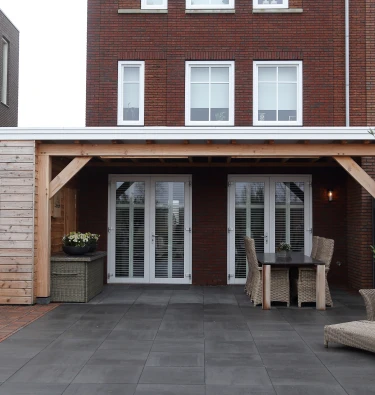 Berging met overkapping.00