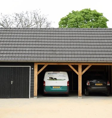 Houten kapschuur met carport.02