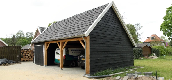 Houten kapschuur met carport.00