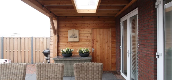 Berging met overkapping.01