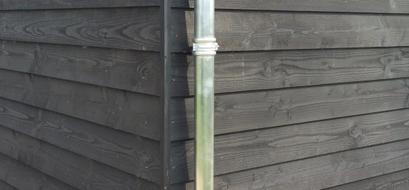 Houten kapschuur met inpandige luifel.05