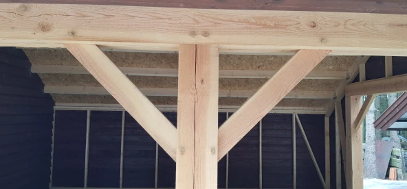 Houten kapschuur met carport.03