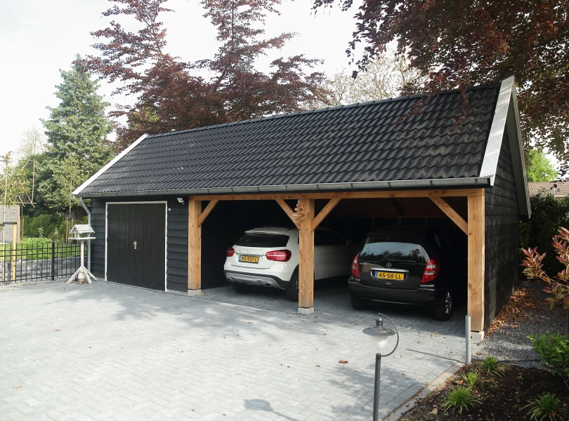 Houten kapschuur met carport.00