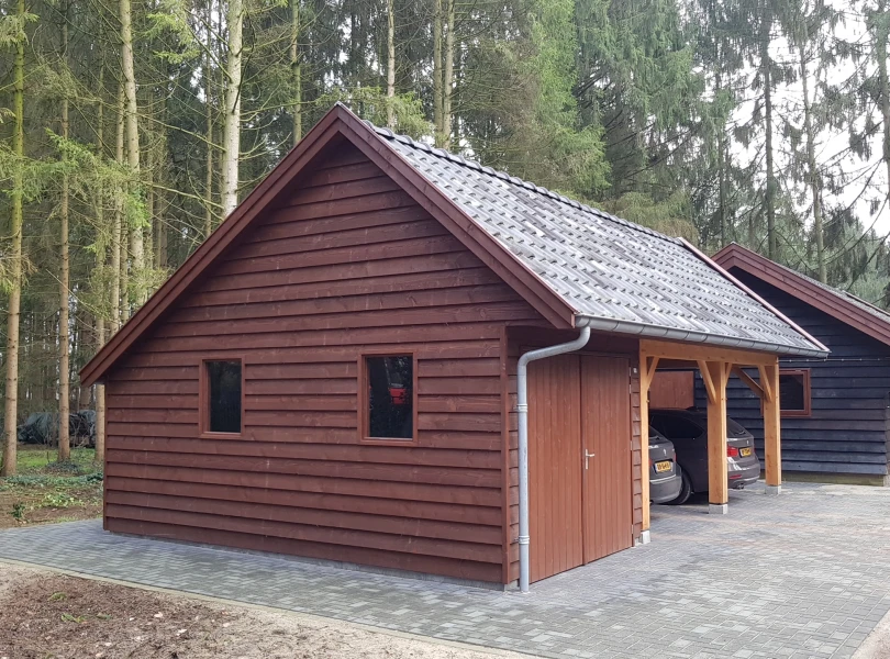Houten kapschuur met carport.01