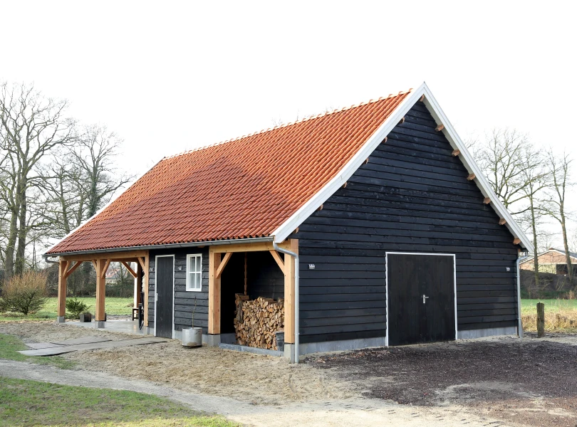 Houten garage met knikdak.05