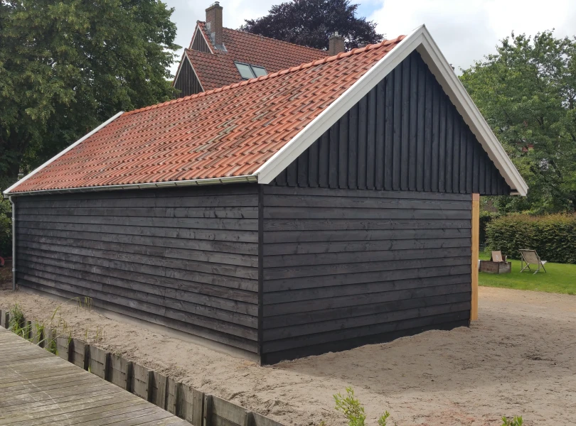 Houten schuur met carport.04
