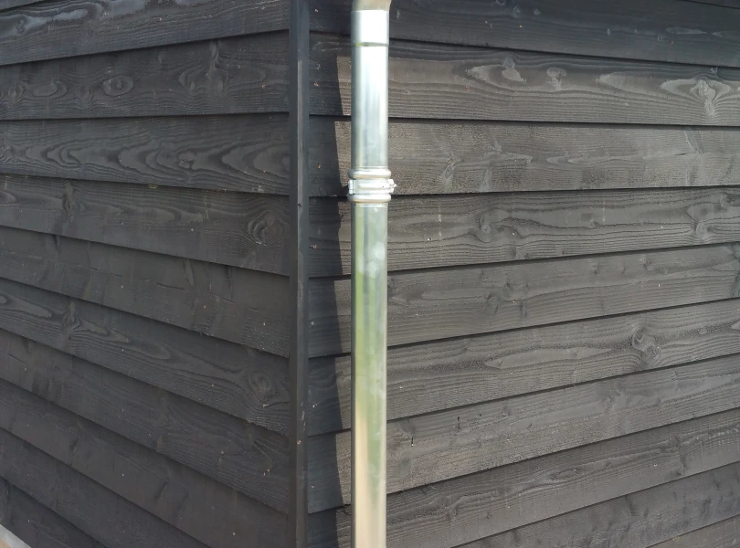 Houten kapschuur met inpandige luifel.05