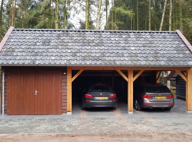 Houten kapschuur met carport.04