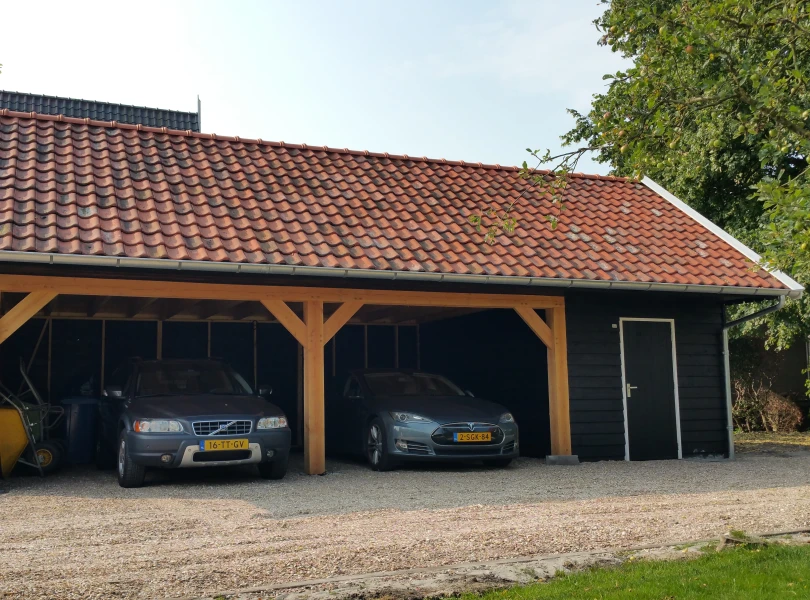 Houten schuur met carport.00