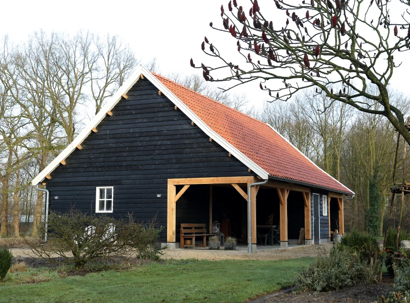 Houten garage met knikdak.03