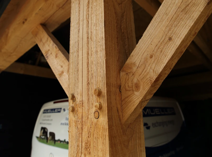 Houten kapschuur met carport.03