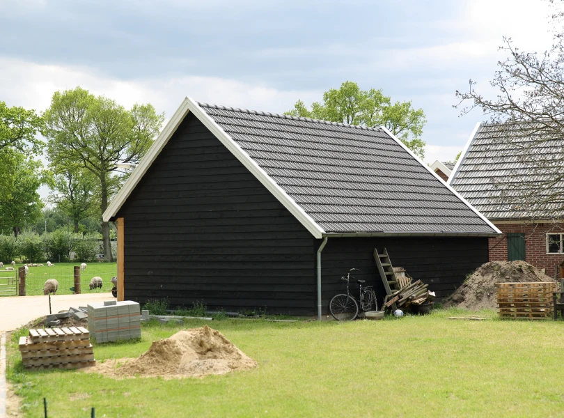 Houten kapschuur met carport.04