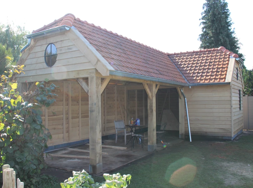 tuinhuis met overkapping.00