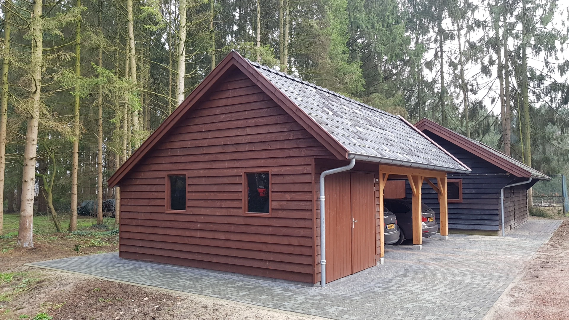 Houten kapschuur met carport.01