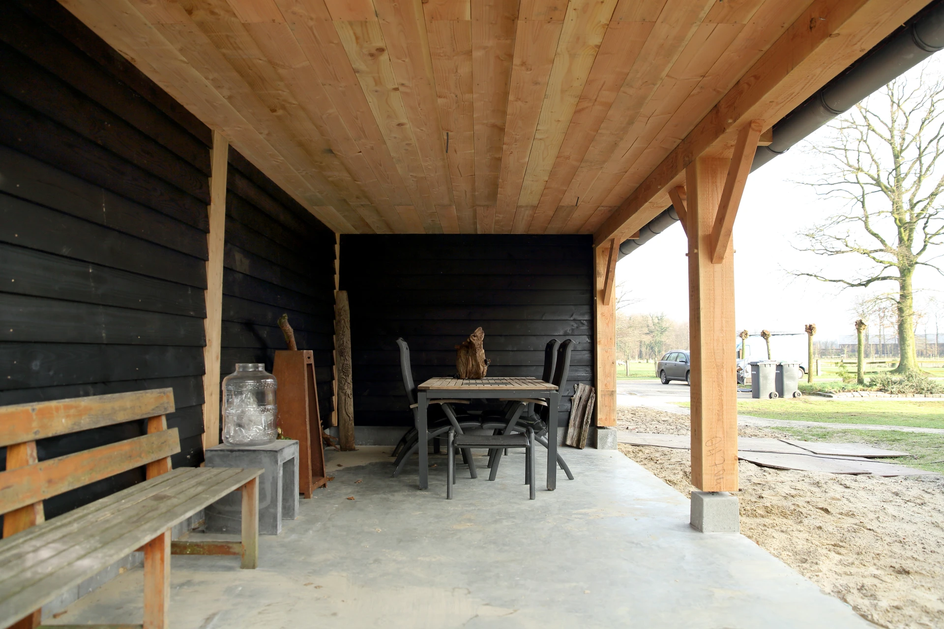 Houten garage met knikdak.04