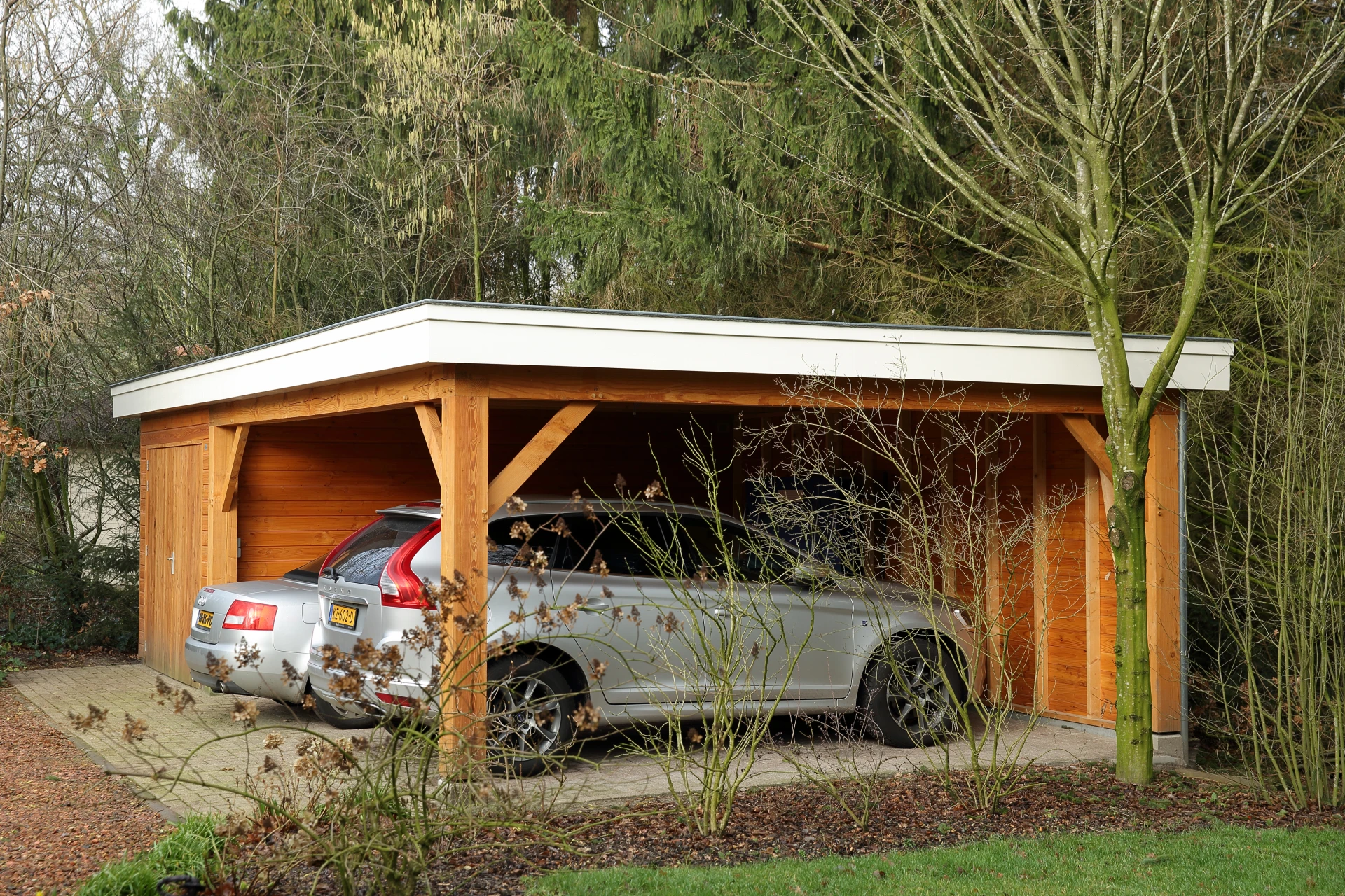 Houten garage met carport.01