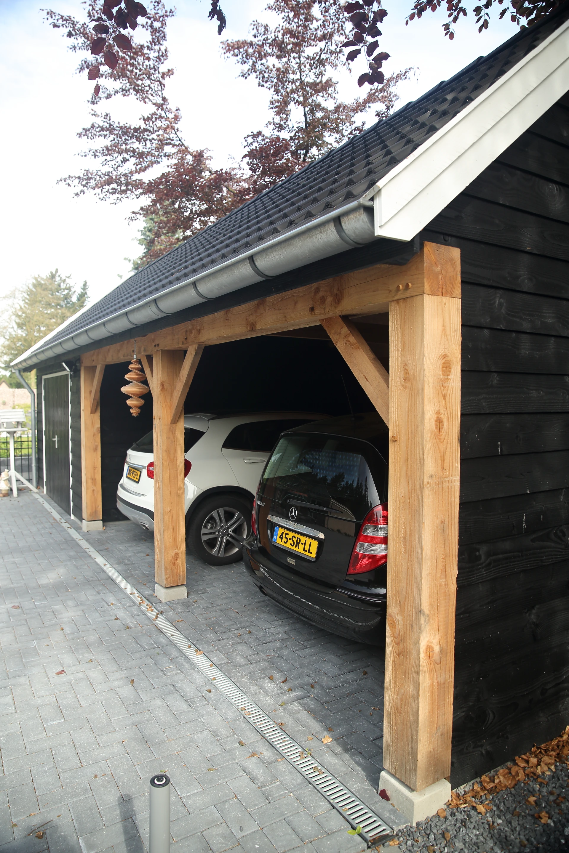 Houten kapschuur met carport.02
