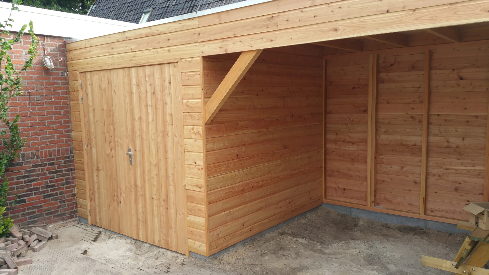 Berging met overkapping.01