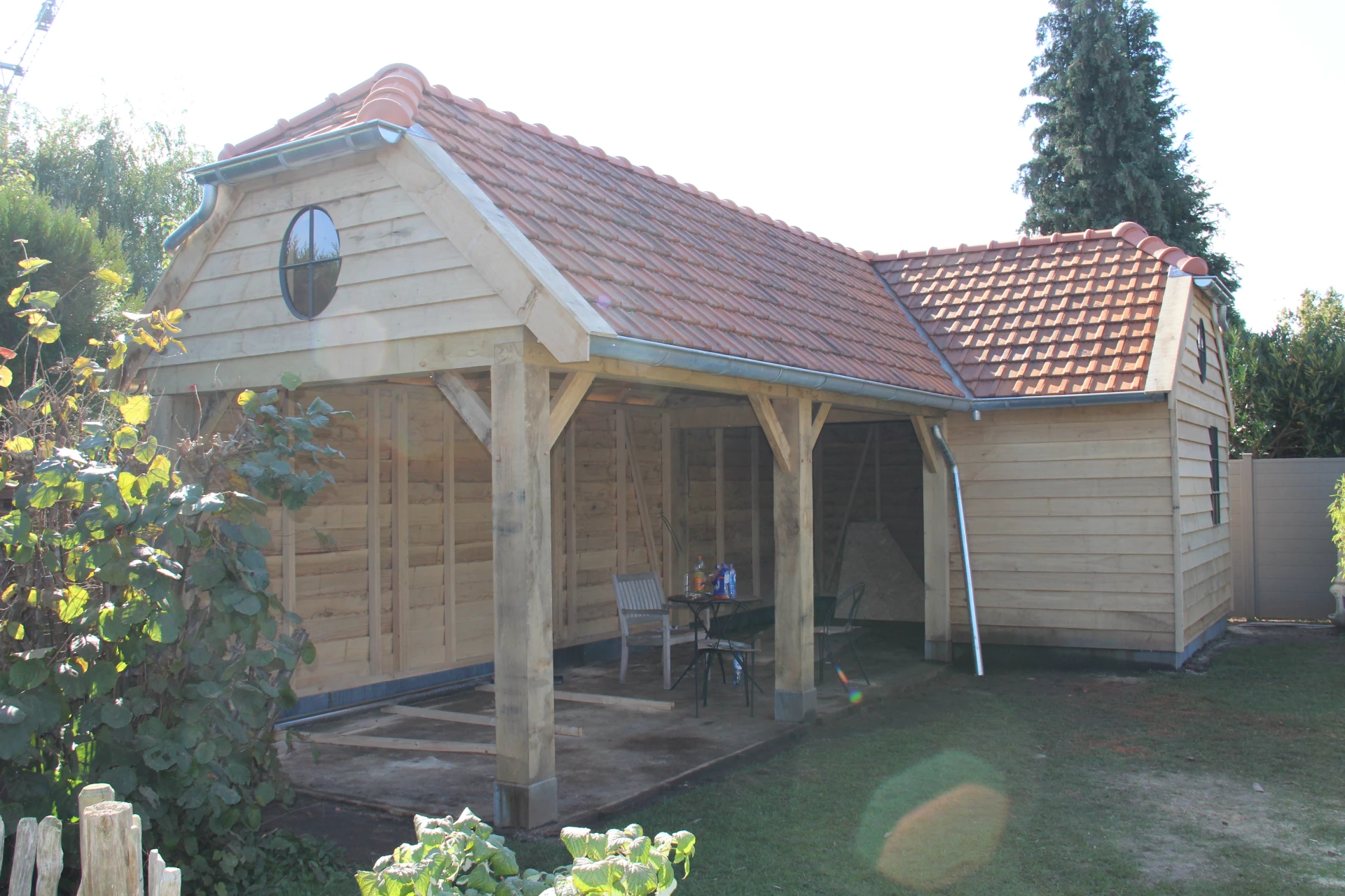 tuinhuis met overkapping.00