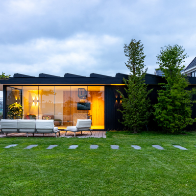 4a303c8c5bbc8d9d4f8a9e8555903f79c23b6897-1